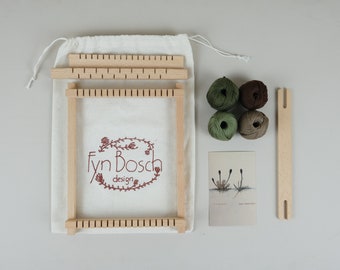 Botanische weefset met houten weefgetouw, natuurlijke garens