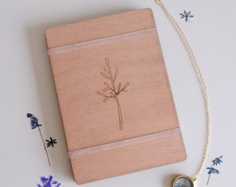 A5 Portable Flower Press Kit, Gold Floating Necklace, Botanical Dried Flowers