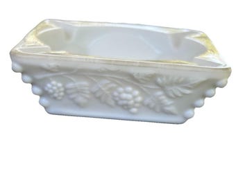 Cenicero de cristal Westmoreland vintage de 10 cm (4 pulgadas) de vidrio opalino con diseño de uvas.