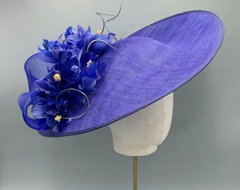 Koningsblauwe schotelhoed fascinator