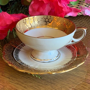 Vintage Beierse demitasse kop en schotel: gouden bloemen espressoset