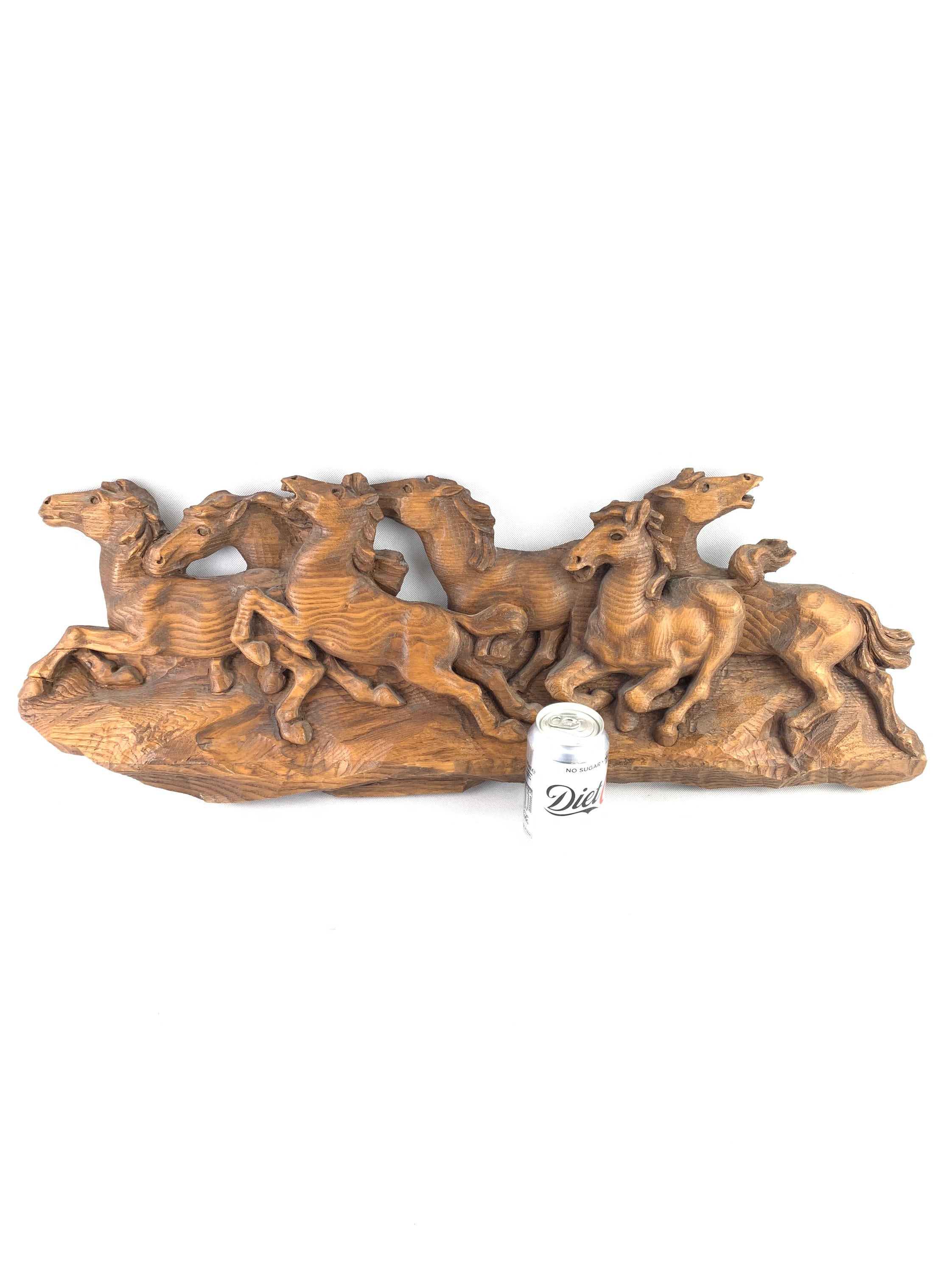 ヴィンテージ木製馬の彫刻：手彫りの動物の飾り板、署名入り - Etsy 日本