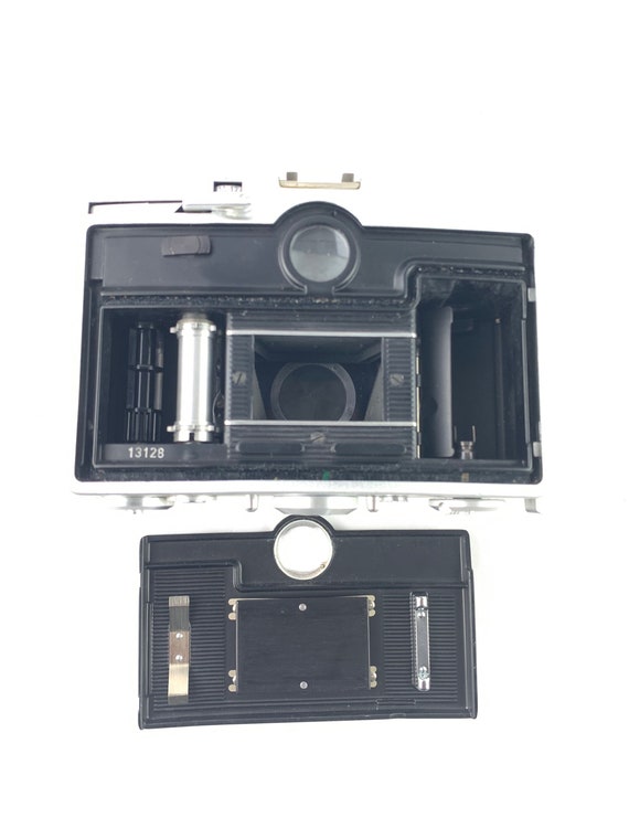 Rare Pentina M 35mm SLR Camera: German Collectible, 1960s Pentacon