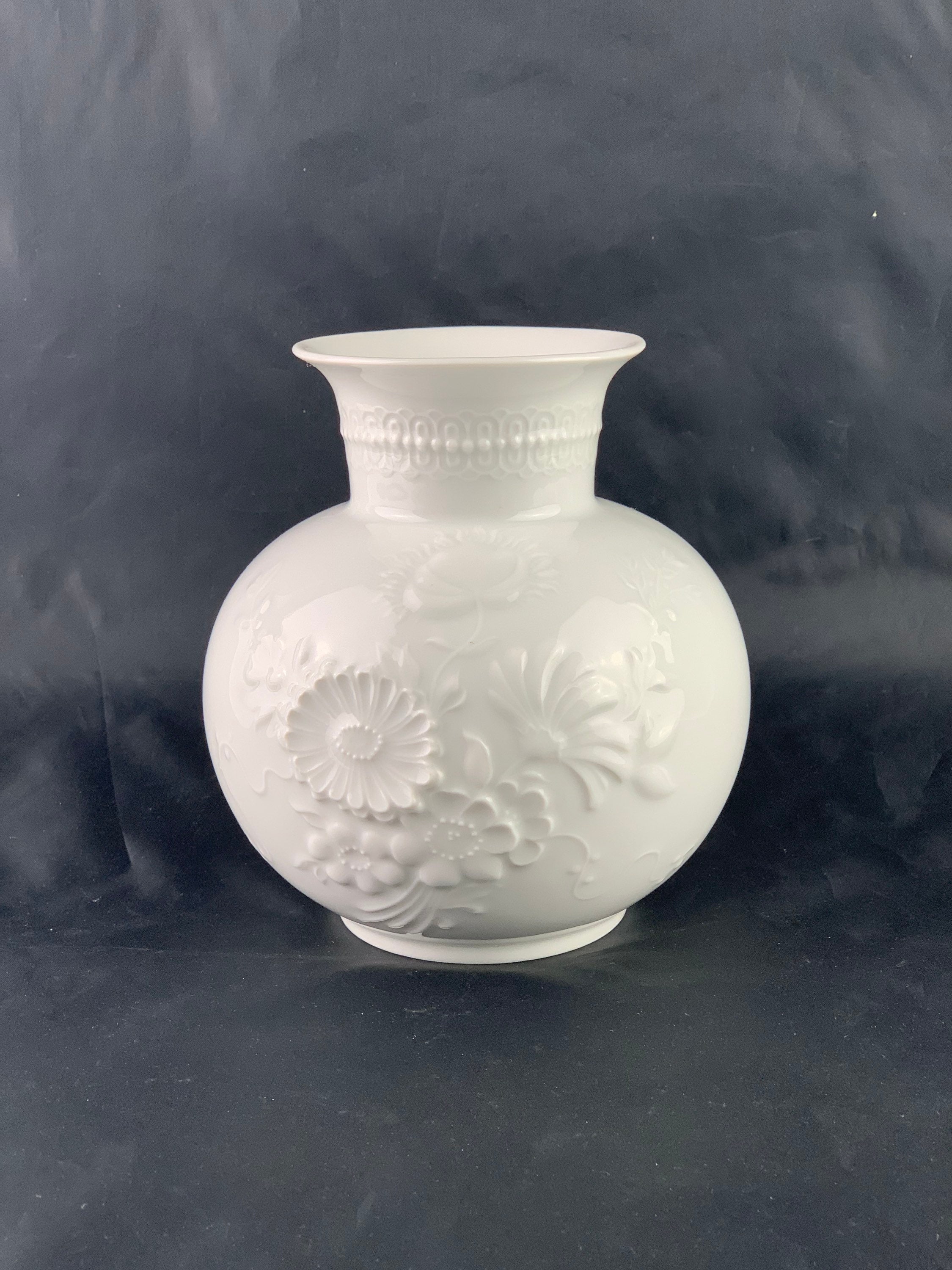 Vintage Kaiser Porcelain Vase: Manfred Frey Floral Design, 70s Decor