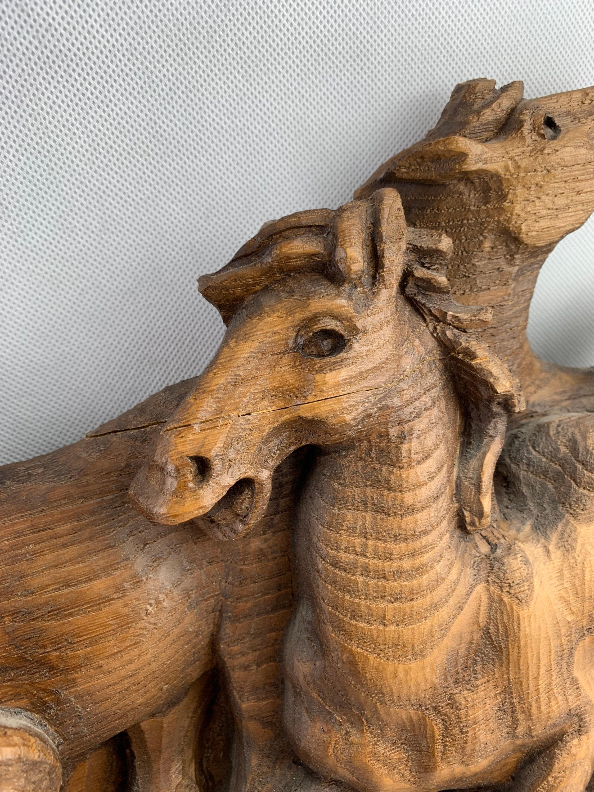 木製馬の彫刻（手彫り） ヴィンテージ木製馬の彫刻：手彫りの動物の飾り板、署名入り - Etsy 日本