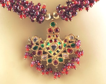 Vintage beaded Necklace: 90s costume Jewelry