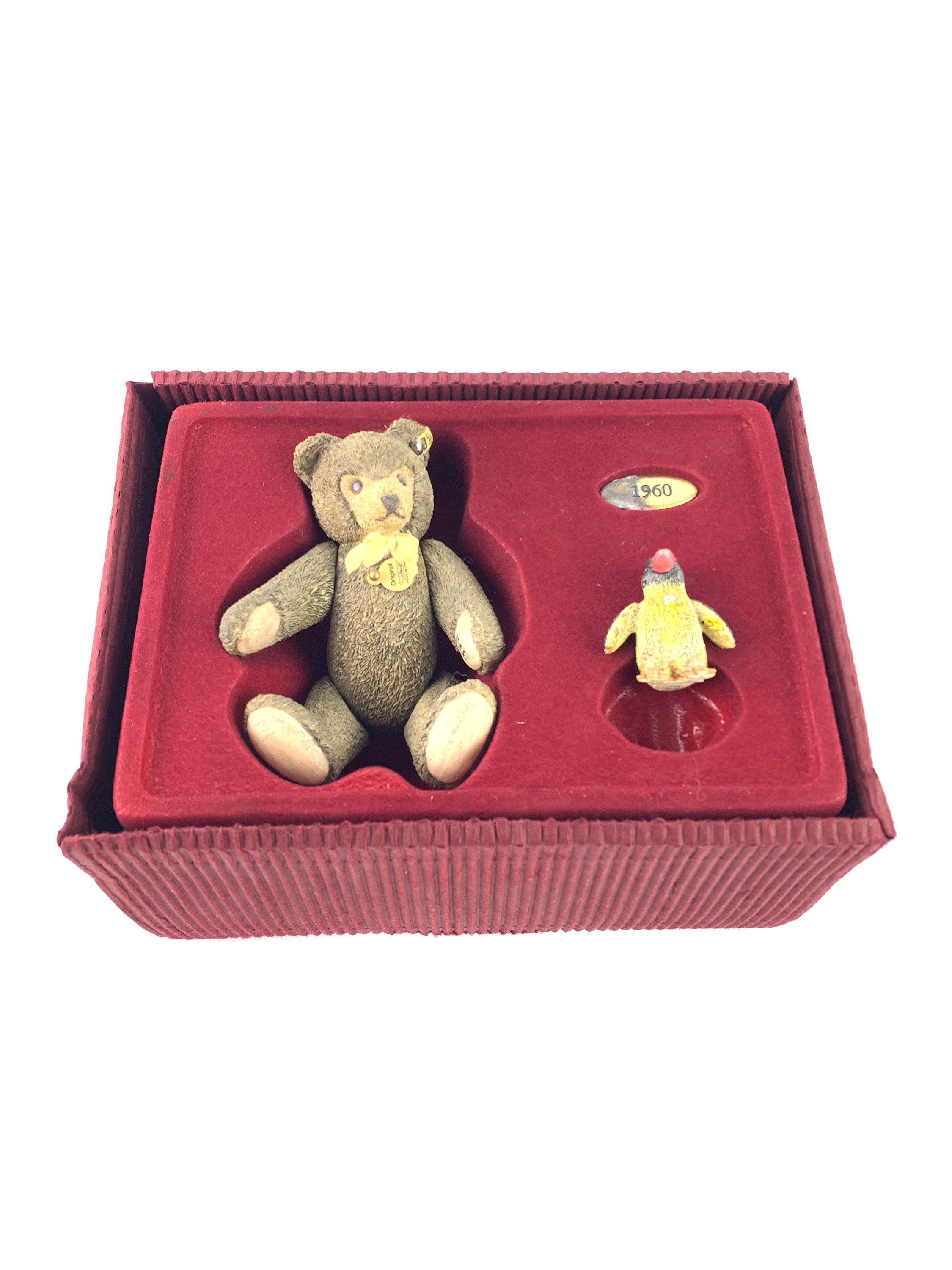 シュタイフ レッド ファジーテディベア ヴィンテージ イヤーボタンタグ