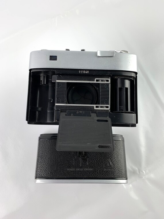 Vintage Altix-n 35mm Film Camera With Carl Zeiss Lens & Leather