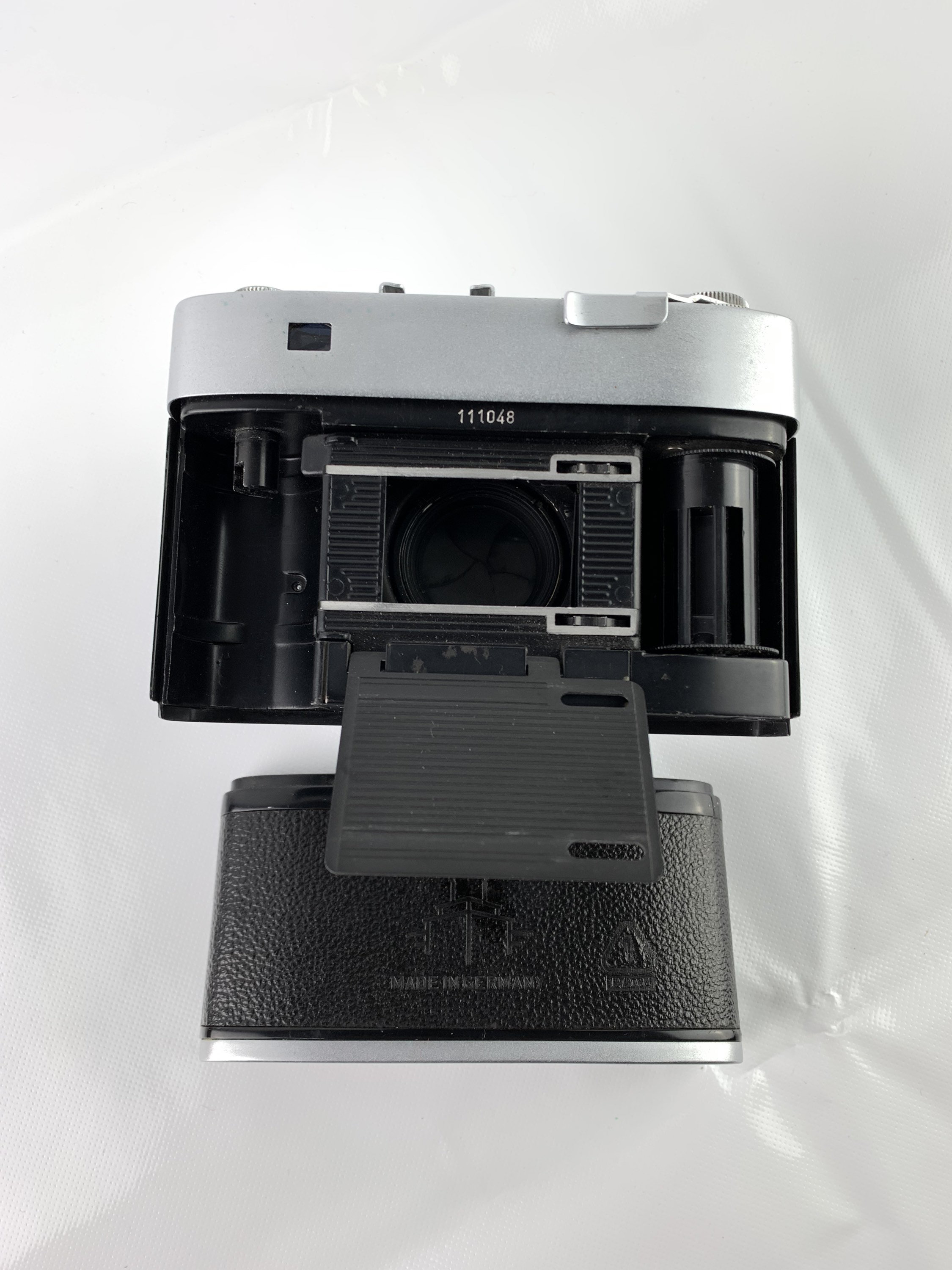 ヴィンテージ Altix-N 35 mm フィルムカメラ（Carl Zeiss レンズと