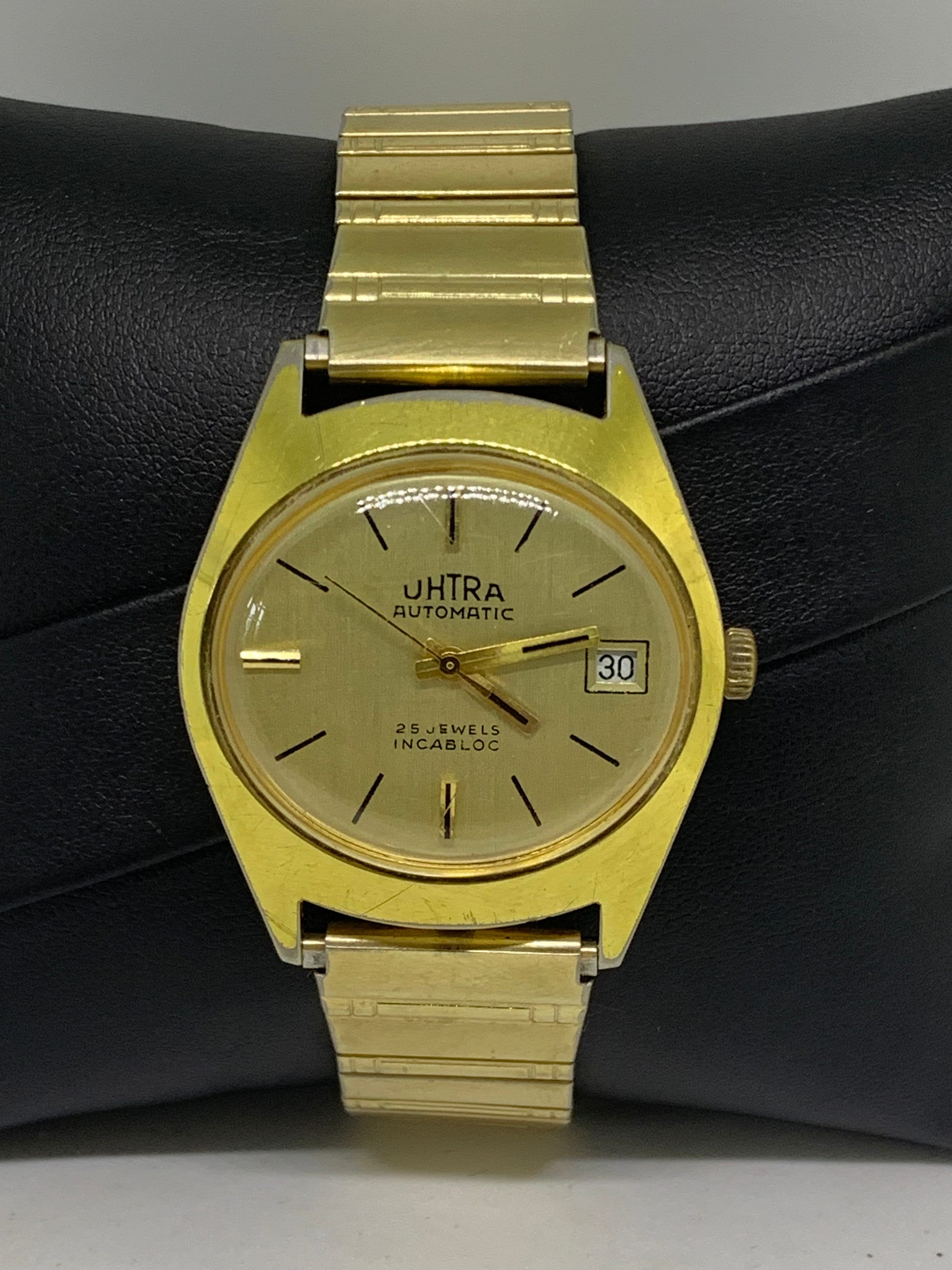 Trume ME25-UAA0 Quartz GMT Analog Stainless Men's Watch Made