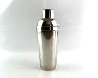 WALKER & HALL Silver Plate - Art Deco Cocktail Shaker - 8