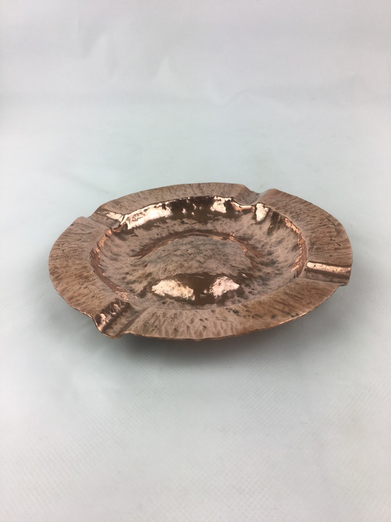 Beautifully hammered Copper ashtray Collectible ashtray Mid Century Ashtray Tobacciana Art and Collectibles Collectibles Ashtrays