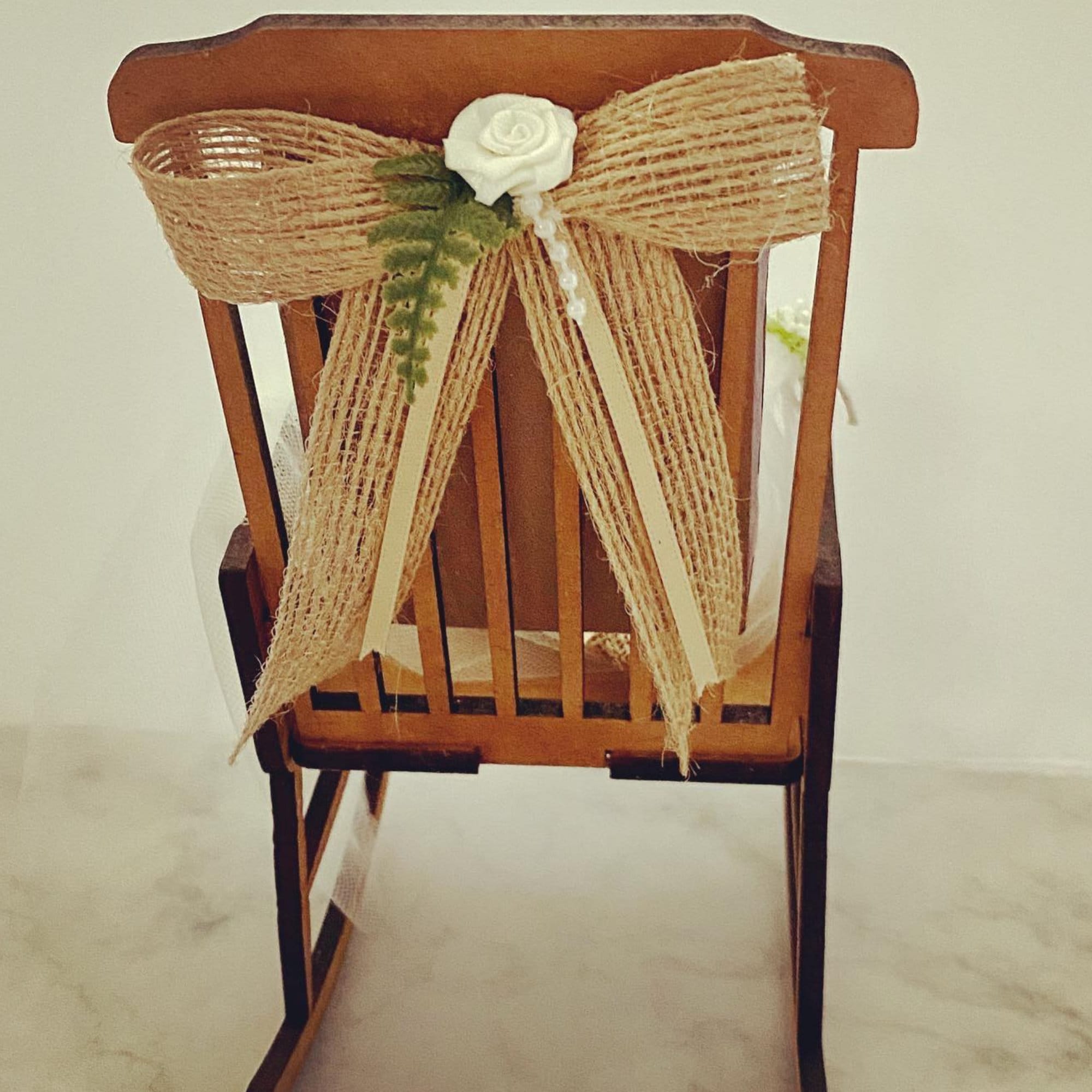 Sillas De Madera Personalizadas Para Bodas - Mesa Conmemorativa Con Nombres De Invitados