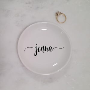 Personalized Name Ring Trinket Dish, Gift for Mom Daughter Grandma Granddaughter, Custom Birthday Gift for Her, Bridesmaid Wedding Gift Cute