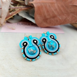Orecchini soutache turchesi: orecchini pendenti con perline, stile boho