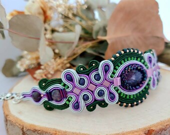 Großes Amethyst Armband • Lila Soutache Armband • Grünes Manschette Perlen Armband • Frauen Stickerei Armband • Geburtstag Geschenk für Mama