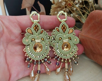 Große goldene Kronleuchter Ohrringe, goldene Ohrringe mit Soutache-Stickerei, Boho-Abendohrringe, goldene Blumenohrringe, einzigartiges Brautjungfergeschenk
