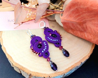 Boucles d'oreilles pendantes élégantes - Boucles d'oreilles soutache violettes fabriquées à la main avec perlage abstrait, boucles d'oreilles en forme de larme uniques