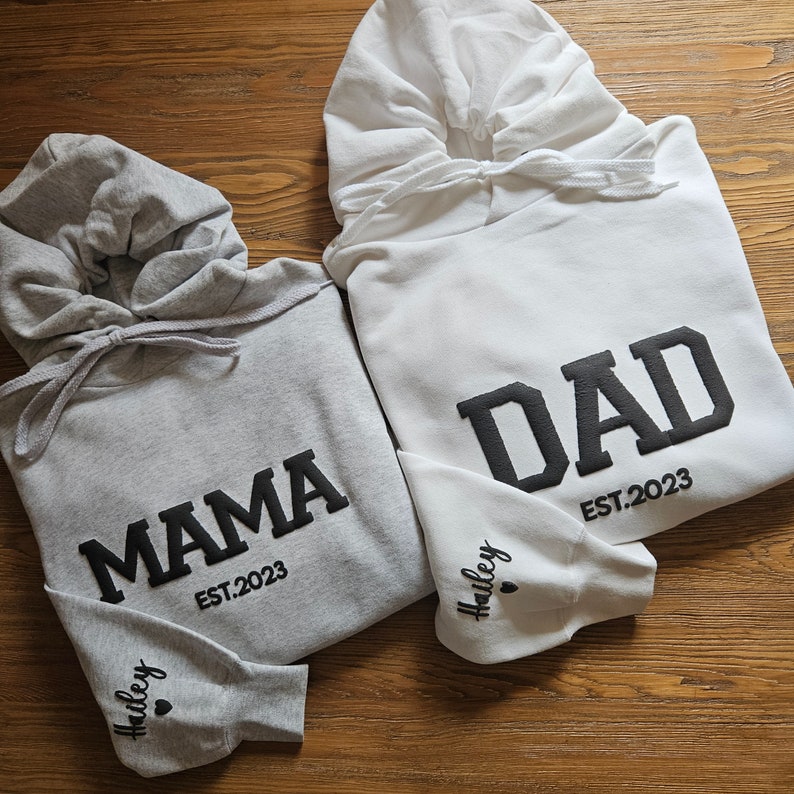 Sweat-shirt en relief pour maman et papa, sweat à capuche pour maman et papa en relief, pour maman et papa avec prénoms d'enfants sur la manche, pour maman et papa. Sweats, maman papa à capuche image 5