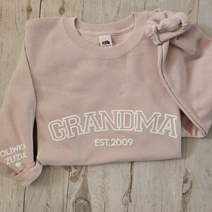 Customized Grandma Sweatshirt With Kids Names On Sleeve, Embossed Grandma Sweatshirt, Granny Gift, New Granny, Mother&#39;s Day Gift For Nana