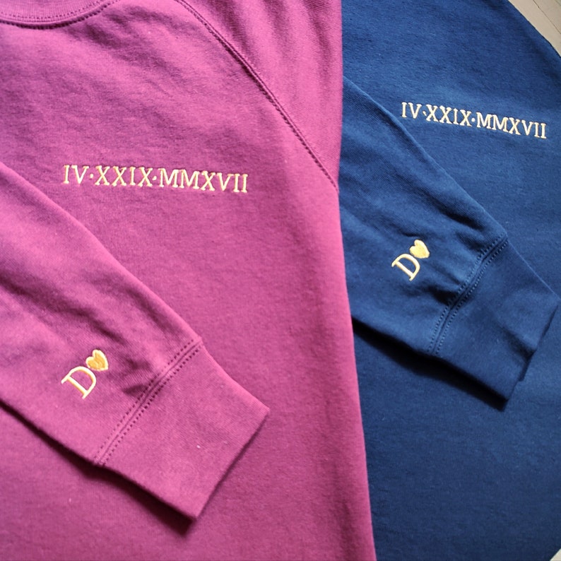 Custom Embroidered Roman Numeral Hoodie, Personalized Couples Gifts, Embroidered Couples Hoodie, Anniversary Date Couples Sweatshirt zdjęcie 6