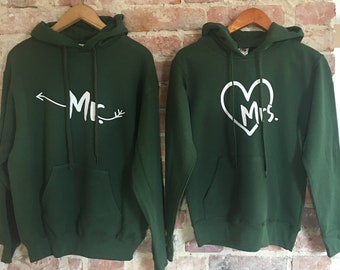 Mr and Mrs Hoodies, Couples Hoodies, Mr and Mrs Sweatshirts, Couples Sweatshirts, Mr and Mrs for Gift Honeymoon, Mari and Wife Gift