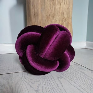 Velour Knotenkissen: Dekokissen Dunkle Pflaume