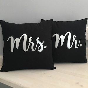 Mr & Mrs Pillows, 1st anniversary gift, Engagement Gift For Couples, Wedding Gift, Gift for Newlyweds, Mr and mrs gift, Bridal shower gift