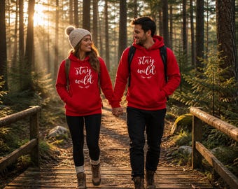 Stay Wild Hoodie, Abenteuer-Hoodie, Camping-Hoodie, Sweatshirt für Naturliebhaber, Wander-Hoodie, Reise-Hoodie, Geschenk für Outdoor-Fans