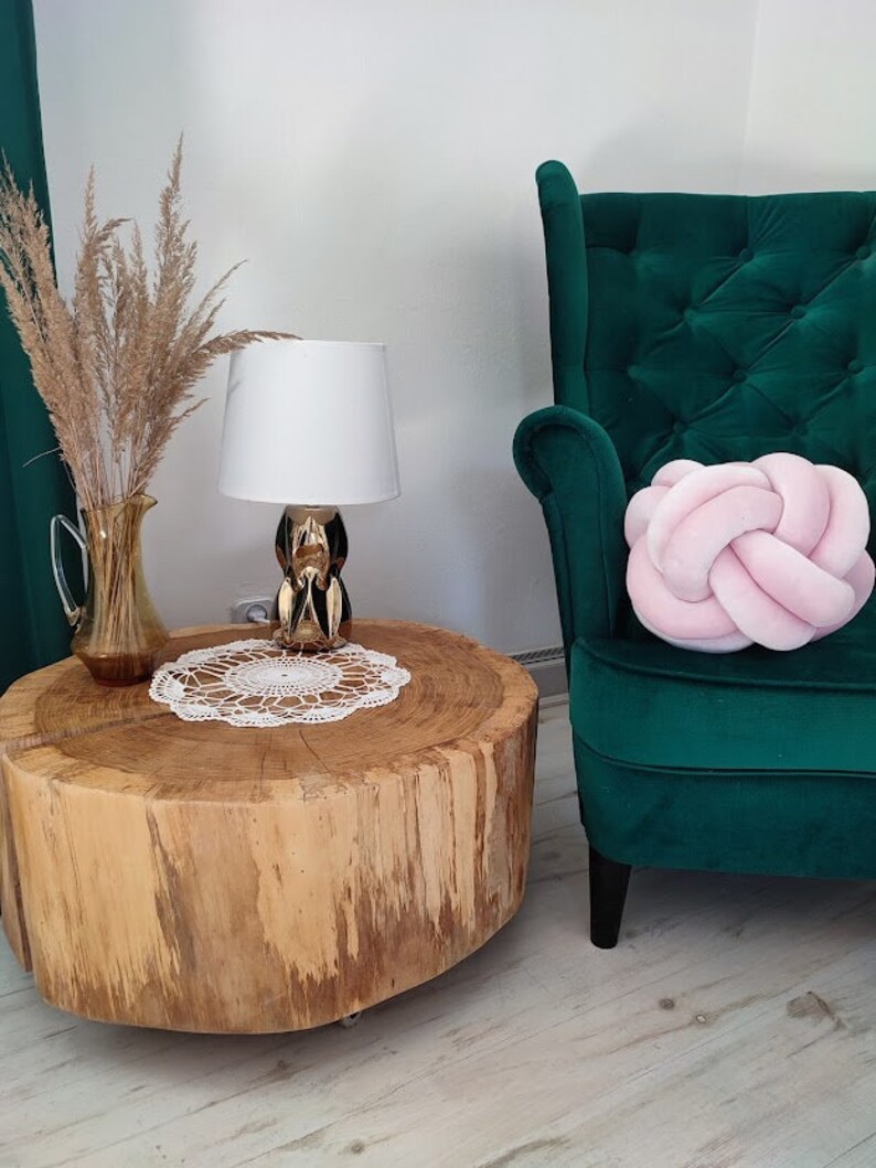 Pink knot pillow in ball shape. Decorative pillow in velur pink color.
Beautiful home decor addition. This pillow is handmade with high quality materials.