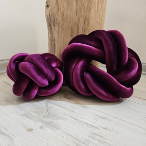 Conjunto de almohada de dos nudos, almohada púrpura, almohadas de nudo modernas, almohada de nudo de terciopelo púrpura oscuro, cojín de nudo, almohada de terciopelo de ciruela oscura imagen 6