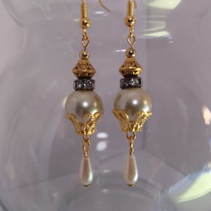 Earrings, Pearl Earrings, Vintage Pearl Drop Earrings with Cream Glass Pearl Beads, Swarovski Crystal Spacer and Antique Gold Components