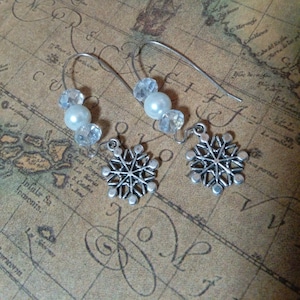 Earrings, Pearl Earrings, Holiday Earrings, Christmas Earrings with Czech Crystal and White Glass Pearls, Antique Silver Snowflake