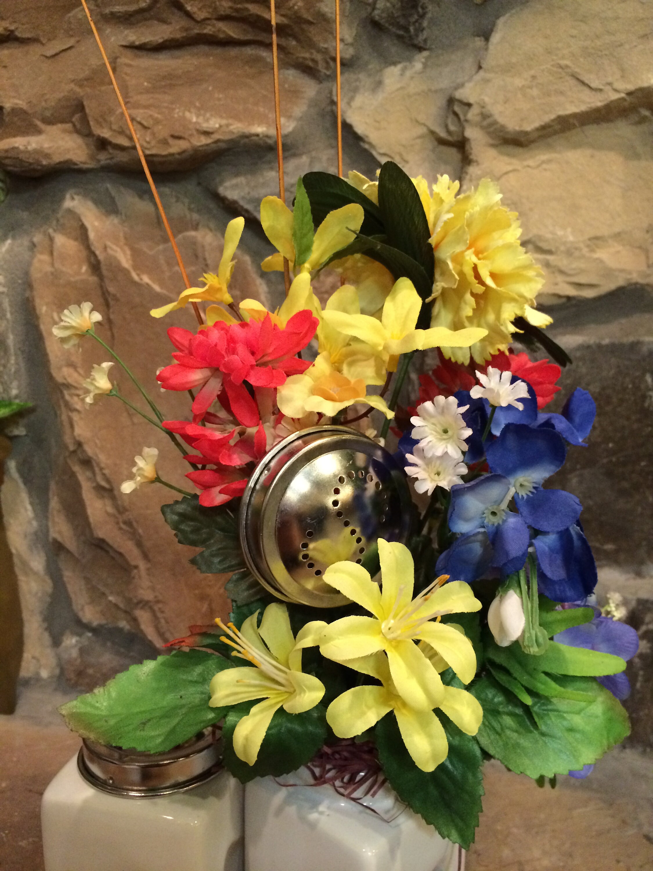 Salt Pepper Shaker Flower Arrangement Spring Flowers Etsy