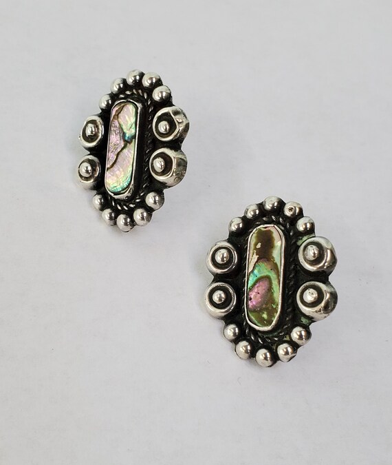 Sale....Vintage Sterling Silver Abalone Flower Earrings...Mexico...BlackWhite Shell Petals...Screwback Earrings