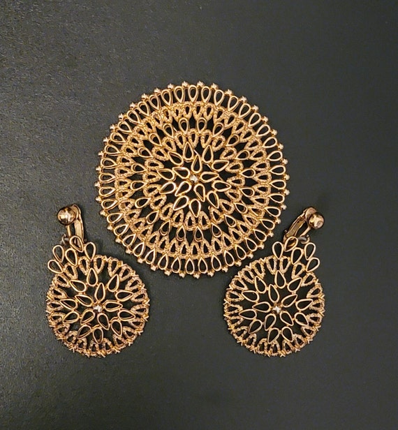 Sarah Coventry Goldtone Filigree Brooch and Clip … - image 1