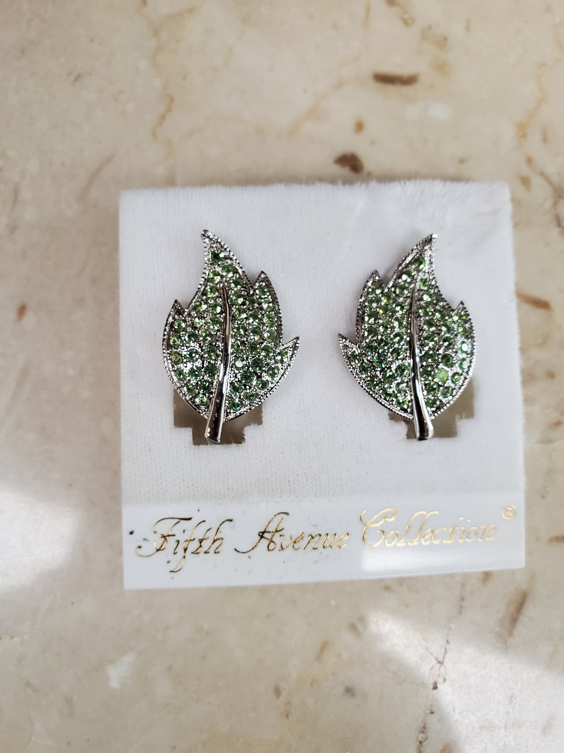 Silberfarbene hellgrüne Peridot Farbe StrassBlatt Ohrclips | Etsy