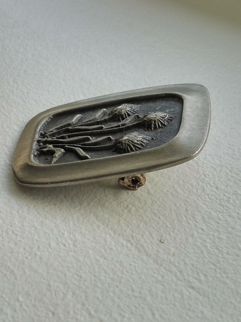 R Teene Sweden Vintage Pewter Floral Design Brooch Pin