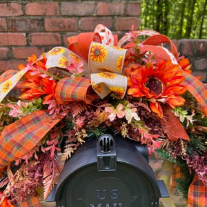 Sunflower Fall Mailbox Swag: Rustic Autumn Floral Topper, Thanksgiving Decor, Bow for Outdoor