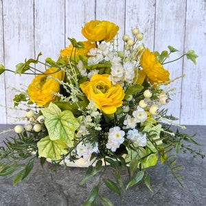 Summer Centerpiece for Table, Yellow Spring Flower Centerpiece, Cottage Style Faux Floral Decor, Artificial Flower Ranunculus Arrangement