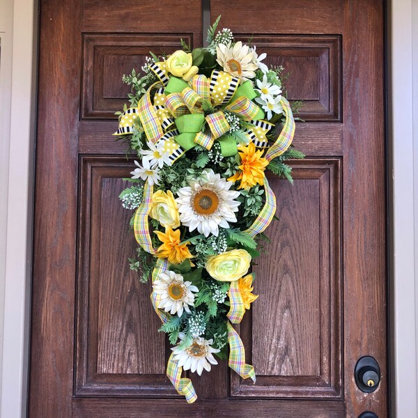 Spring oval wreath for door, Swag door wreath for spring and summer