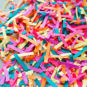 Lebendige Neon Konfetti Papier Shreds - Helle Fetzen, um Liebe und Spaß zu verbreiten