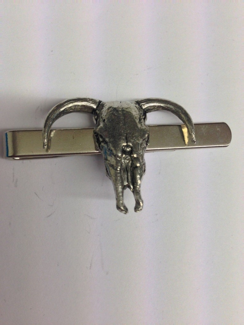 Long Horn Skull PP-W12 English Pewter Emblem on a Tie Clip slide