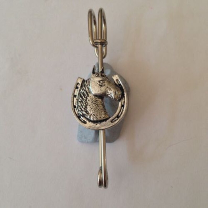 A62 Horseshoe kilt Pewter Emblem Kilt Pin ScarfBrooch 3 7.5 cm