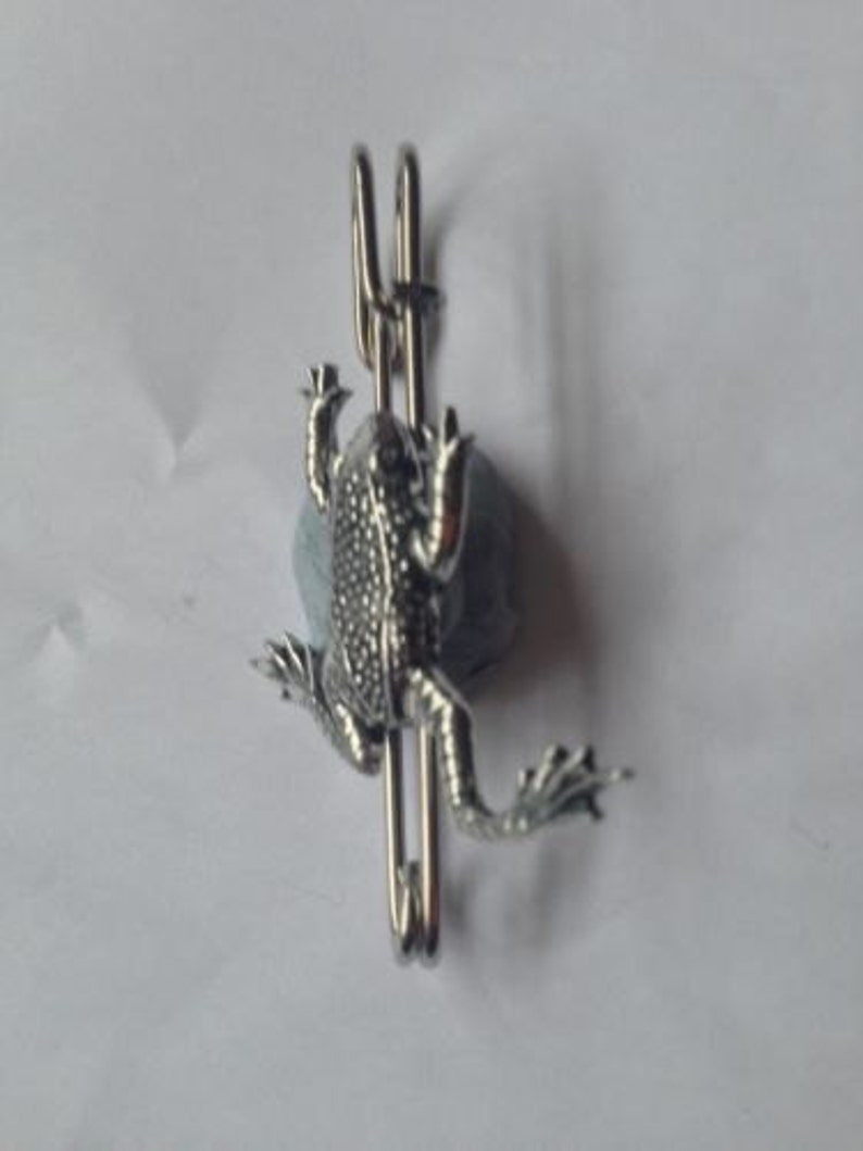 C11 Leaping Frog Pewter Emblem Kilt Pin ScarfBrooch 3 7.5 cm