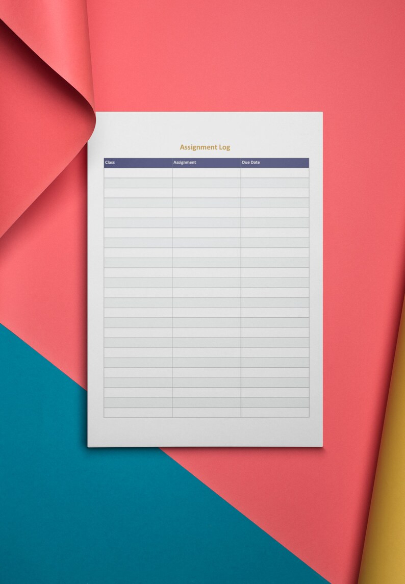 Może przedstawiać: Biała kartka papieru z tytułem "Assignment Log" wydrukowanym u g&oacute;ry. Papier jest podzielony na trzy kolumny oznaczone jako "Class", "Assignment" i "Due Date".