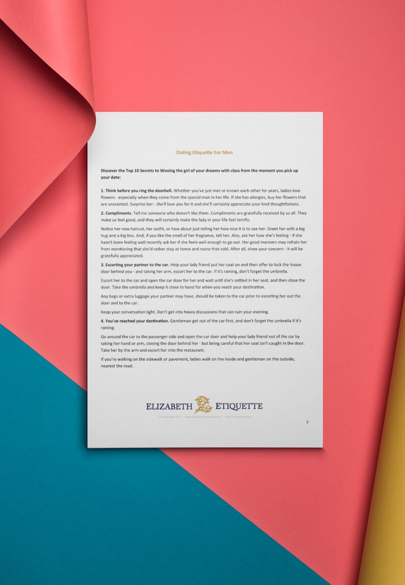 Puede incluir: Un documento de texto en blanco y negro con el t&iacute;tulo "Dating Etiquette For Men" y una lista de consejos de etiqueta para citas. El documento tiene el logotipo "Elizabeth Etiquette" en la parte inferior.