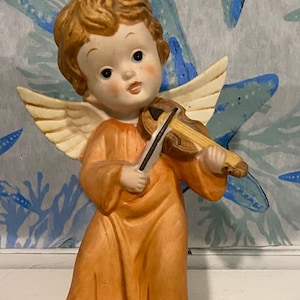 Vintage angel playing violin. about 5 inches. No chips or cracks! Excellent condition. Vintage Christmas. Vintage Xmas ornaments. L@@K!