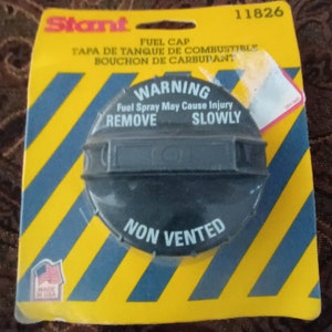 Stant Locking Gas Cap 11826 NOS. Mint in Package. Locking Stant Fuel Cap is non vented. L@@K! No sales outside the USA!