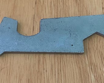 Vintage bicycle wrench 5 inches. Great for your vintage bicycle tool box. Very good condition. L@@K!
